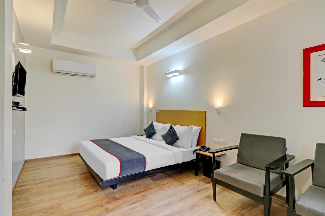 Townhouse Sector 30 Near Botanic Garden Of Indian Republic Hotel Noida Exterior foto